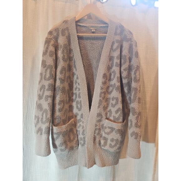 Barefoot Dreams CozyChic Leopard Cardigan Sweater Linen Warm Gray Sz Medium - Picture 2 of 6